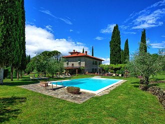 villa-lo-scoiattolo-esterni-posarellivillas-8-.jpg