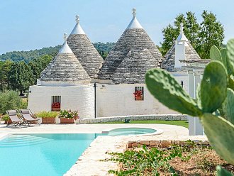 001-trullo-oak-rarovillas-trullo-in-affitto-martina-franca-puglia.jpg