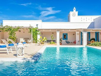 r815r-015-masseria-tufo-bianco-villa-for-rent-fasano-puglia-raro-villas.jpg