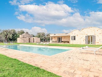 013-villa-trullina-ostuni-puglia-raro-villas.jpg