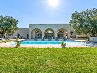 r376r-014-tenuta-palu-carovigno-alto-salento-puglia-raro-villas.jpg